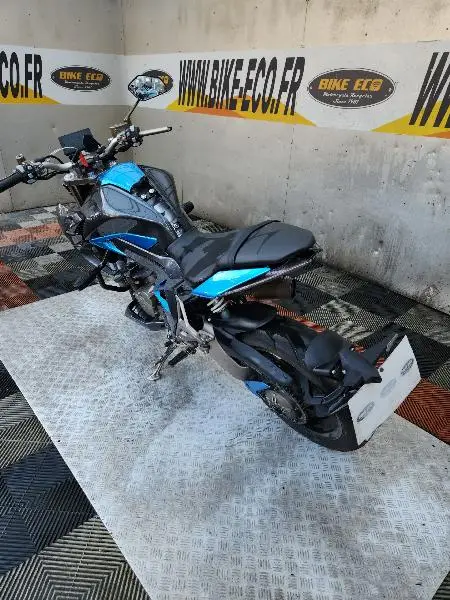 310 R