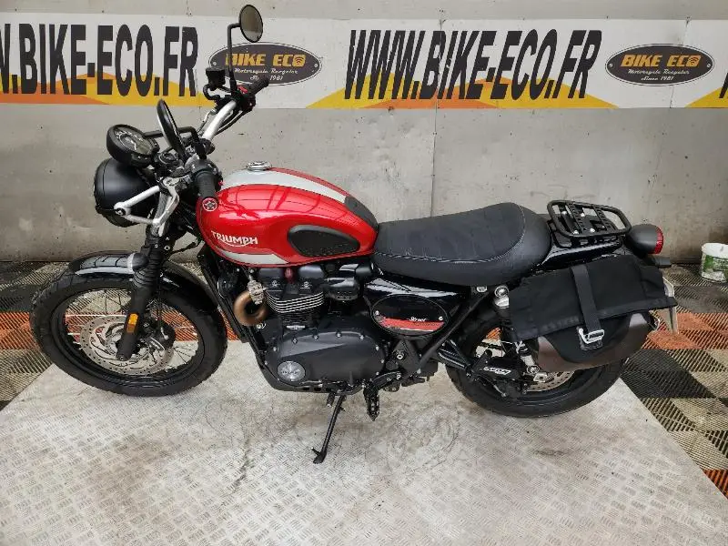 STREET SCRAMBLER 900