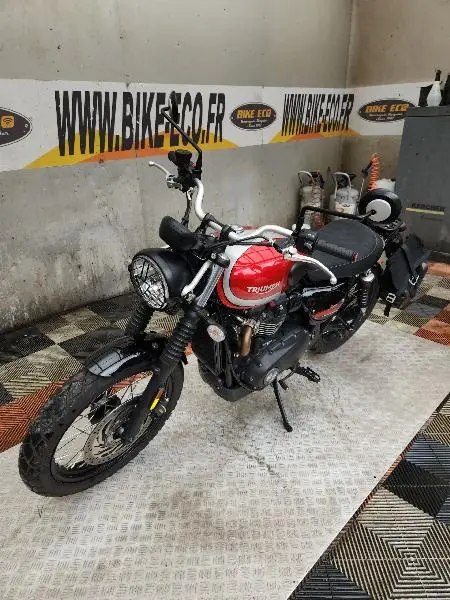 STREET SCRAMBLER 900