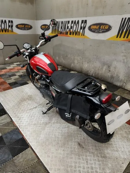 STREET SCRAMBLER 900