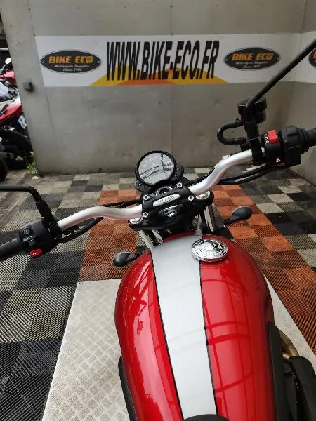 STREET SCRAMBLER 900