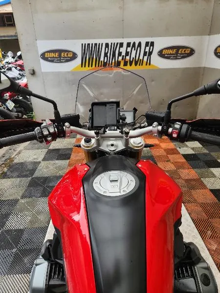 R 1200 R