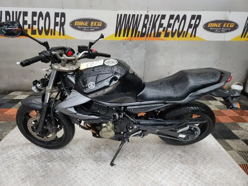 XJ6 