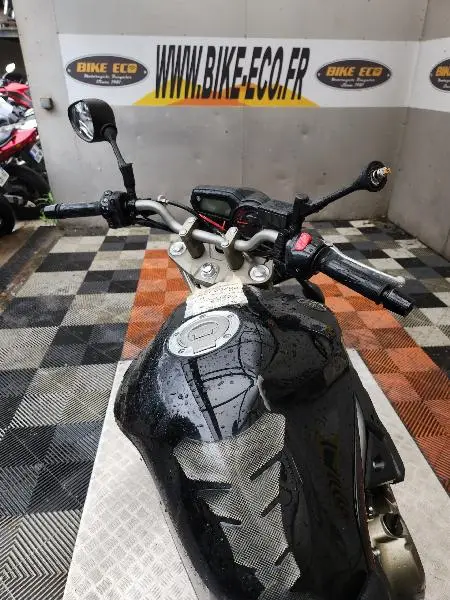 XJ6 