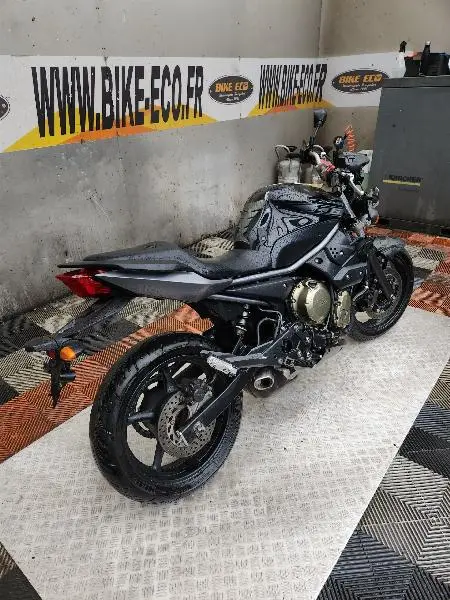 XJ6 