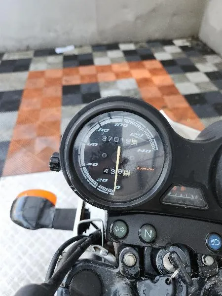 YBR 125