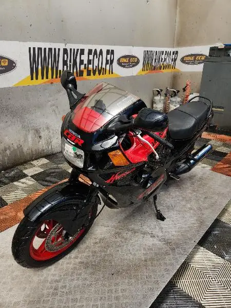 CBR 1000 F