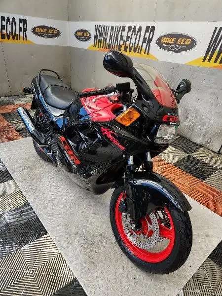 CBR 1000 F