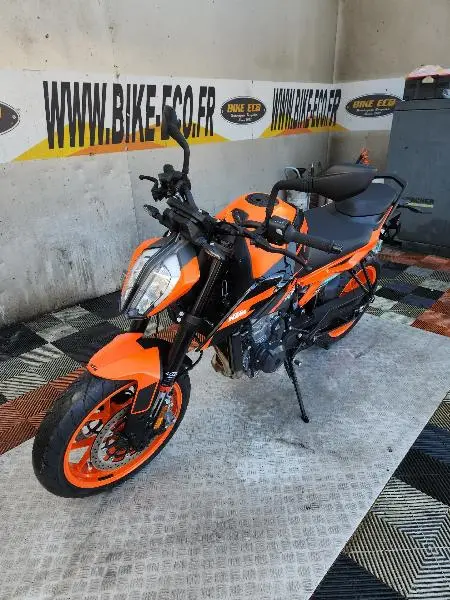 890 DUKE GP