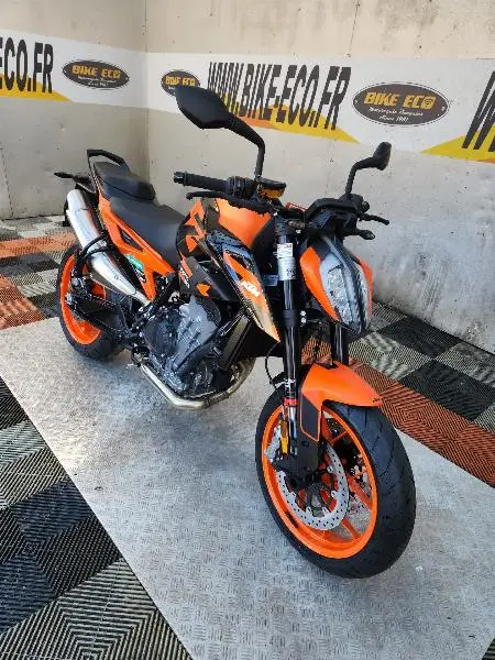 890 DUKE GP