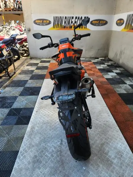 890 DUKE GP
