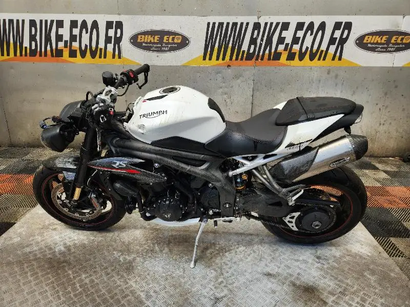 SPEED TRIPLE 1050 RS