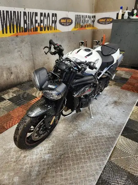 SPEED TRIPLE 1050 RS