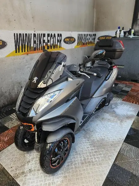 METROPOLIS 400 RS