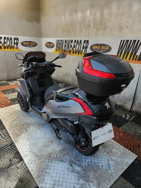 METROPOLIS 400 RS