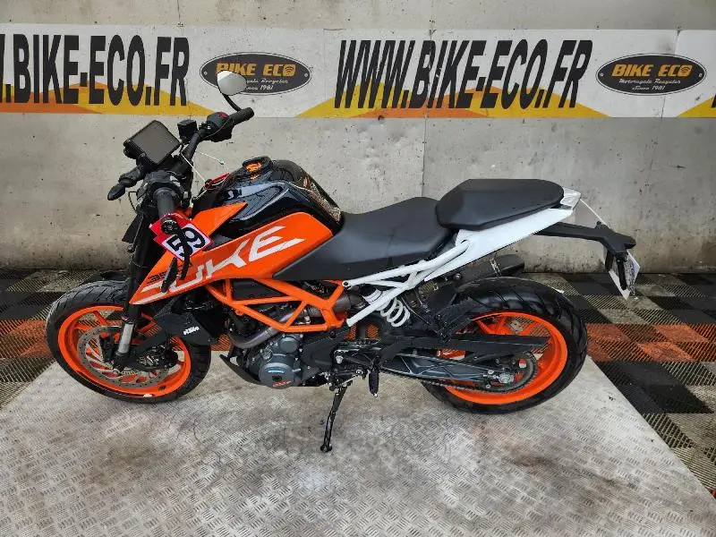 390 DUKE
