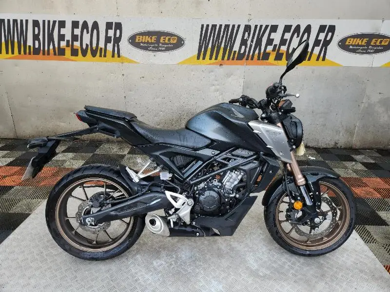 CB 125  R 2022