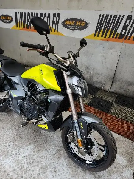310 V