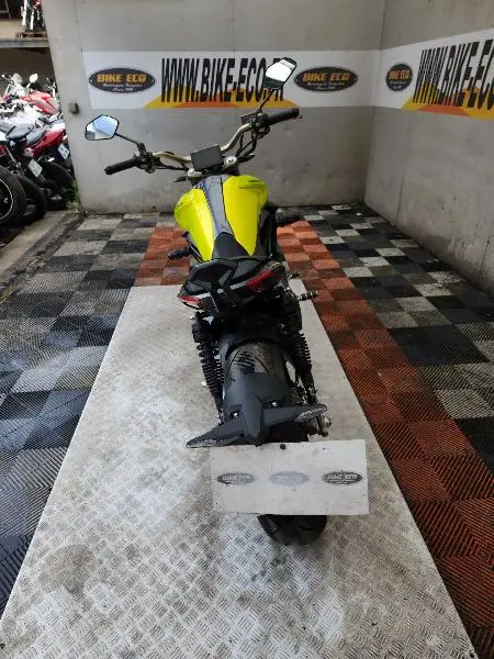 310 V