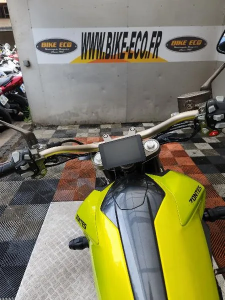 310 V