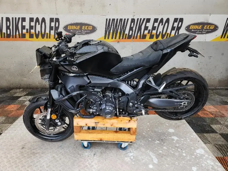 MT09
