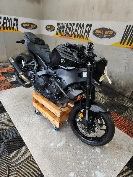 MT09