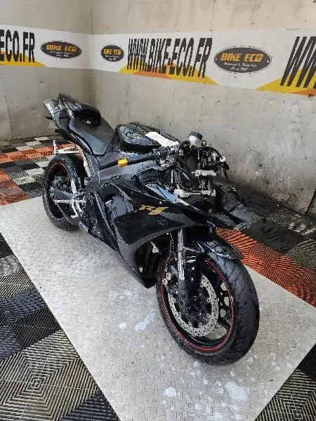 YZF 1000 R1