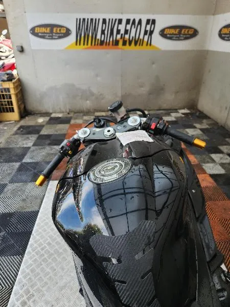 YZF 1000 R1