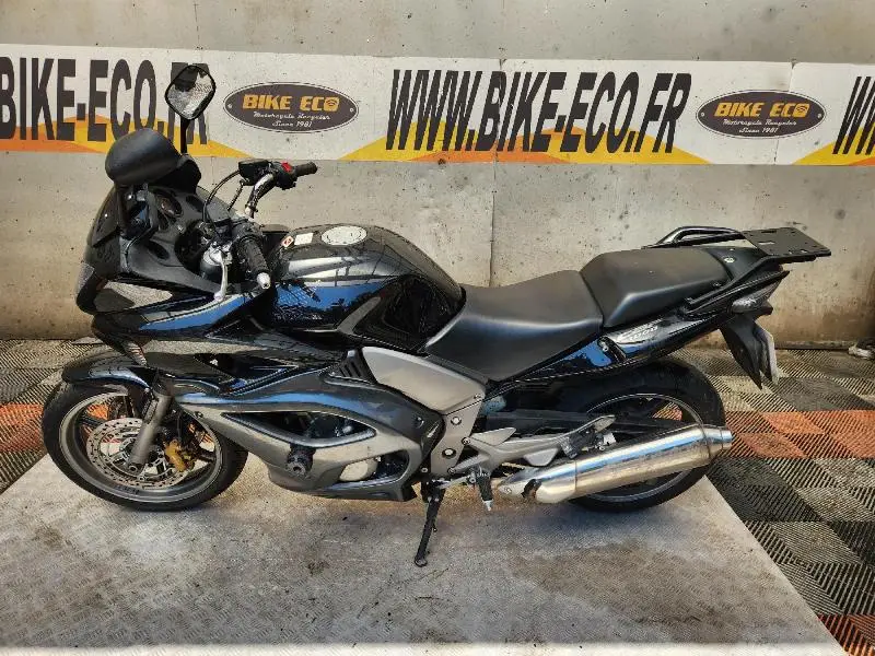 CB 1000 F