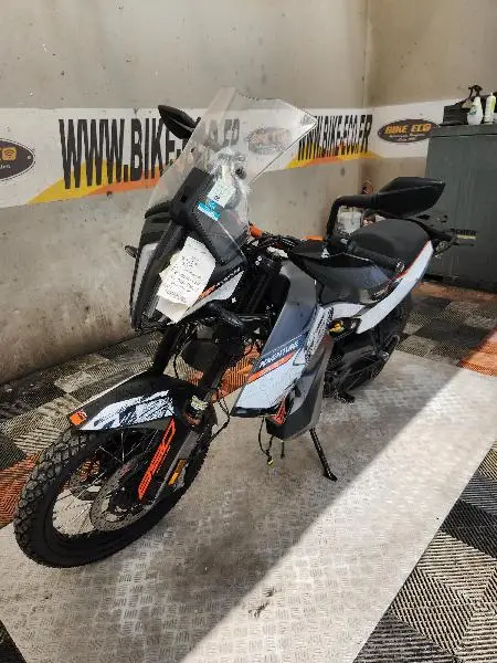 890 ADVENTURE