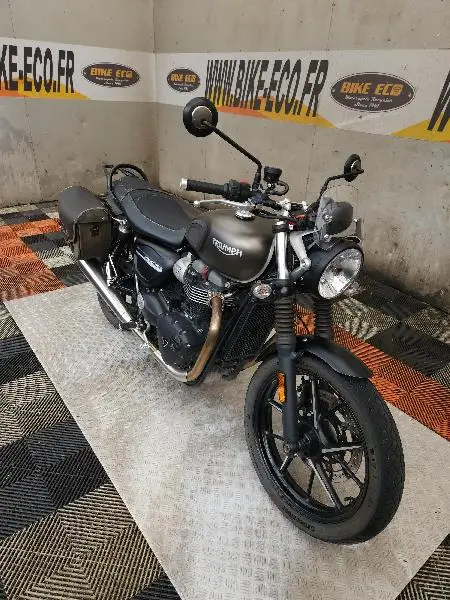 STREET TWIN  900