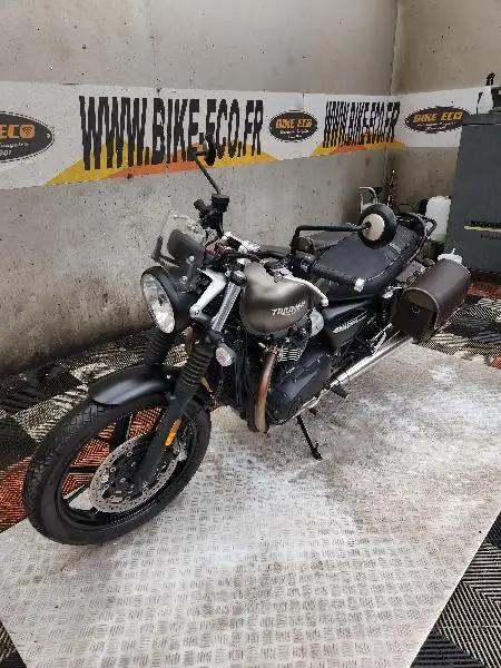 STREET TWIN  900