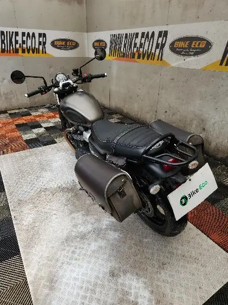 STREET TWIN  900