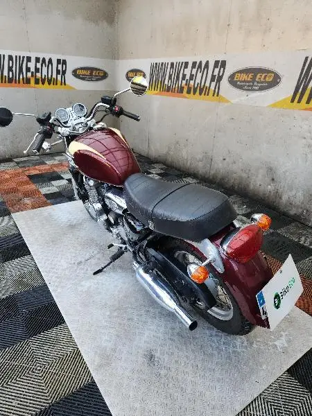 THUNDERBIRD 900
