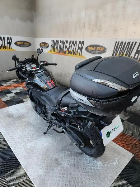 CB 1000 F