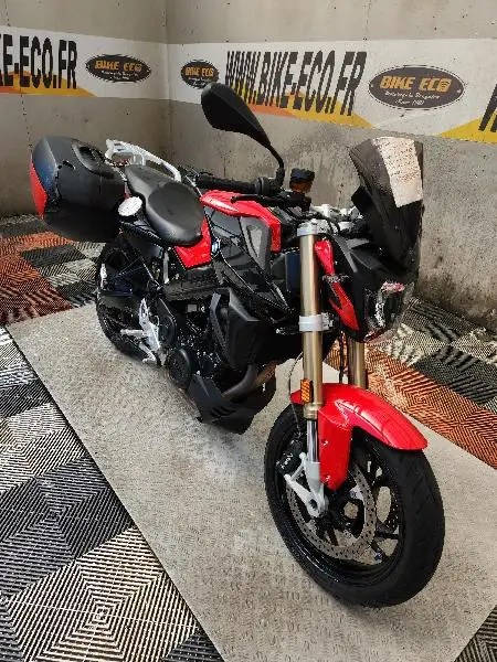 F 800 R