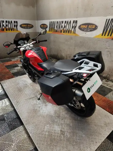 F 800 R