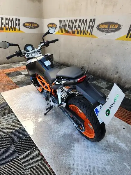 390 DUKE