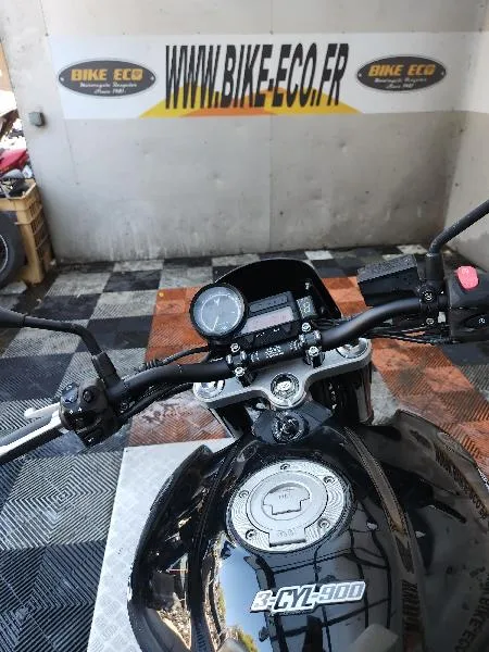 MT03