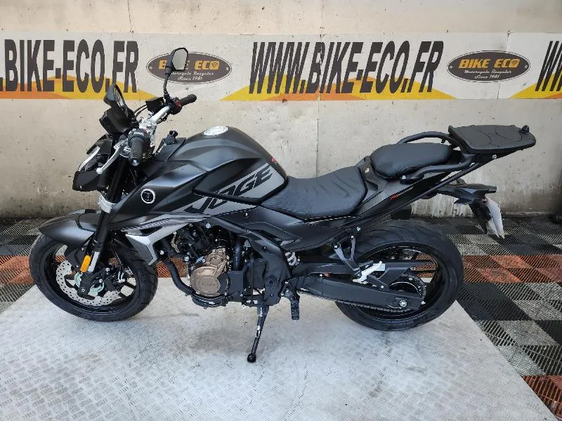 R 625