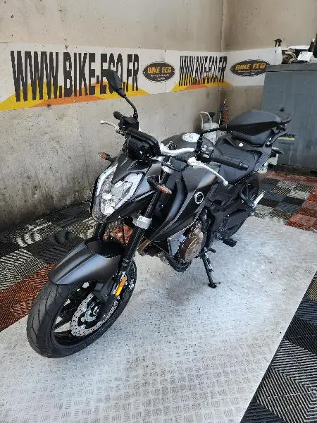 R 625
