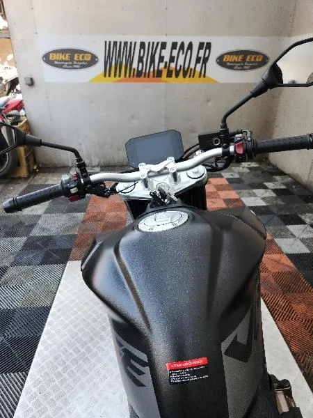 R 625
