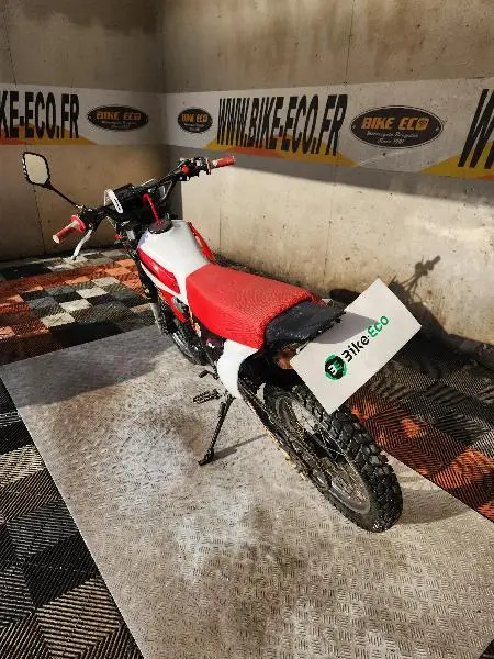 XLR 125