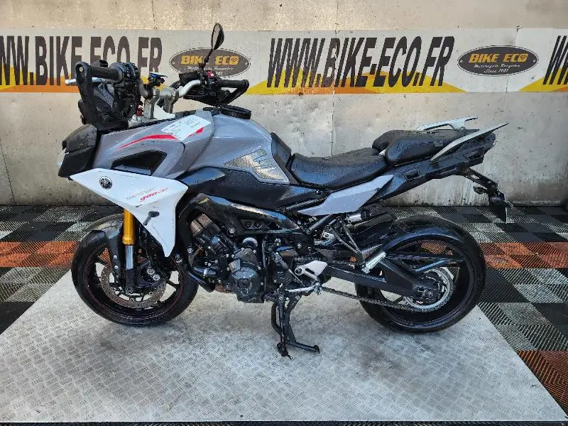 MT09