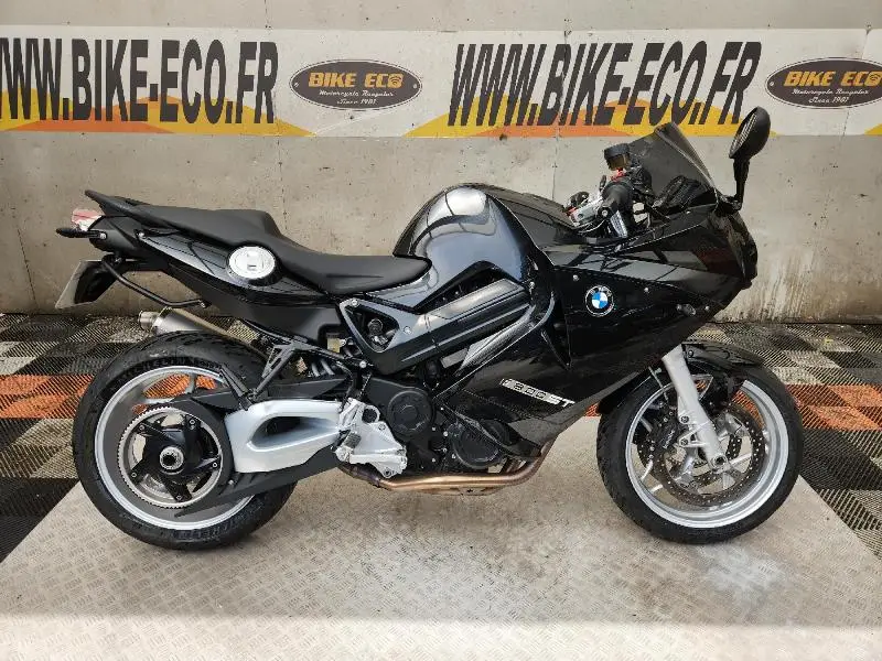 F 800 ST