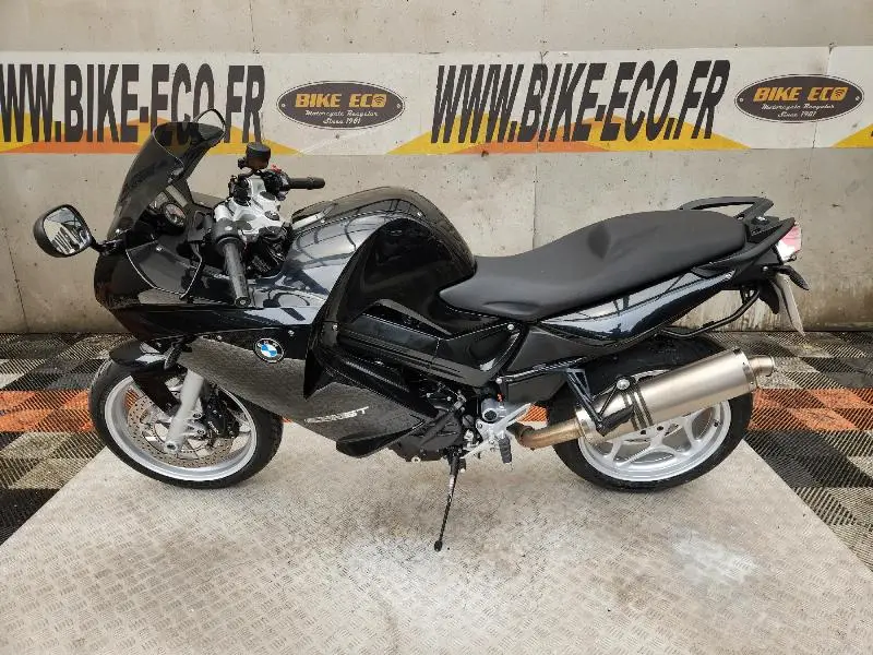 F 800 ST