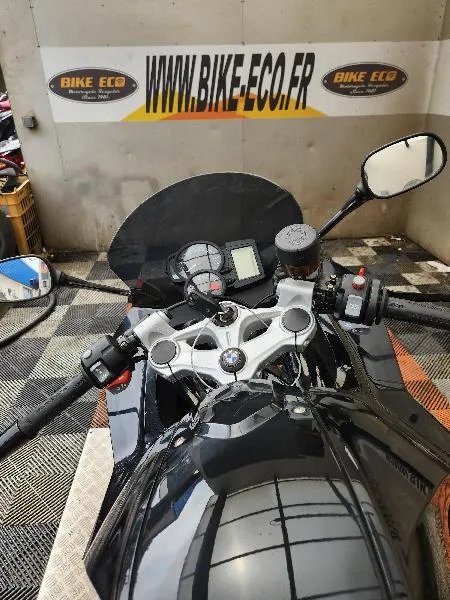 F 800 ST