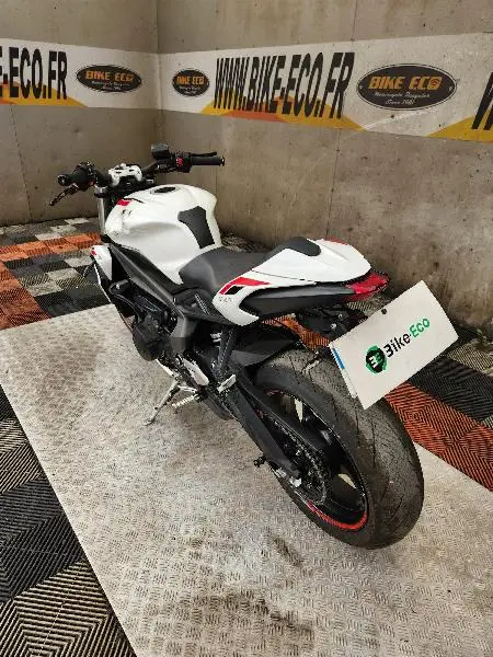 STREET TRIPLE 660 S