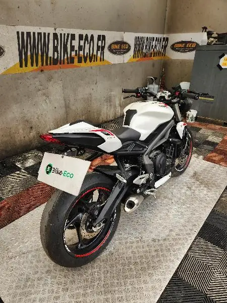 STREET TRIPLE 660 S