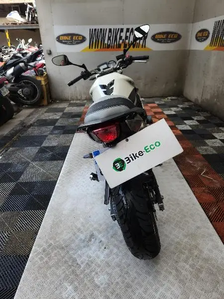 XJ6N